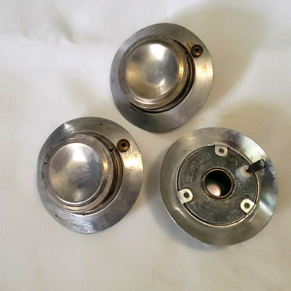 3 Caloric Gas Range Stove BURNER HEAD HW308169 WPY0307210 - Picture 1 of 2